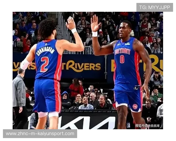 布朗34+8+7难挽败局，怀特高效输出：绿军失利背后的亮点