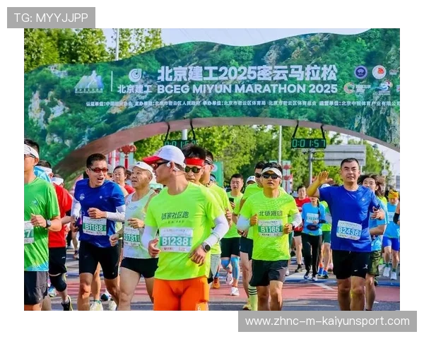 世界马拉松国际赛道推行绿色志愿者激励制度，马拉松志愿者赛道补给