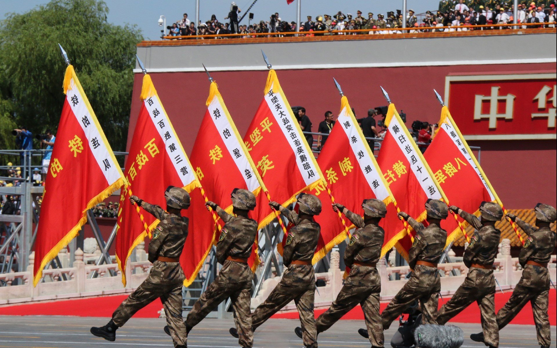 NBA今日战报勇士三连胜强势登顶西部,nba勇士今天比赛直播视频